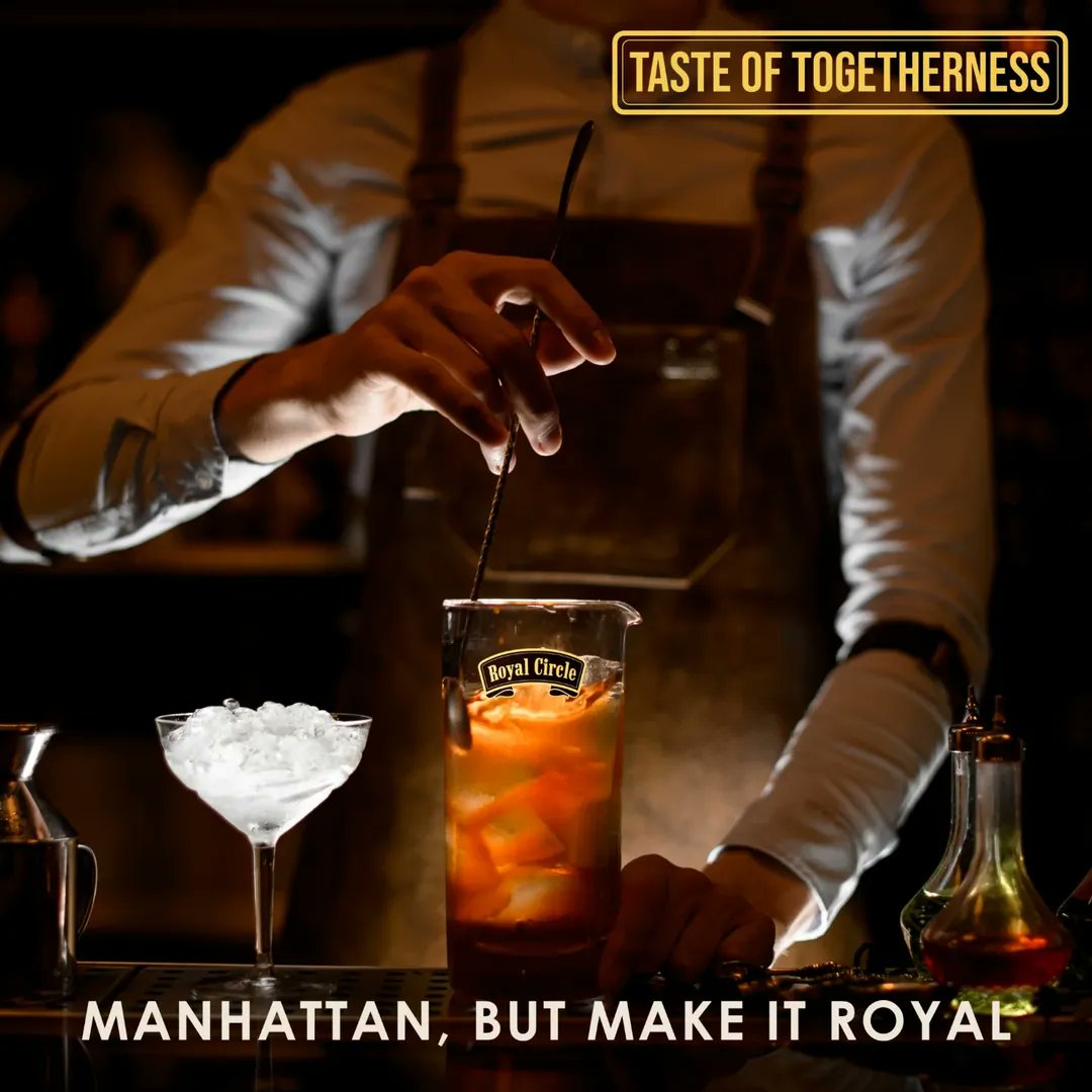 GandTke's tweet image. Cherry on top, vibes on lock. 🍒🥃
That’s how you mix it up with Royal Circle. Smooth, simple, unforgettable. 

Spot yours at Quickmart,Naivas, Carrefour &amp;amp; Chandarana 

Your Sunday sip choice? #RoyalCircle #TasteOfTogetherness #GandT #GandTKE #DrinkResponsibly