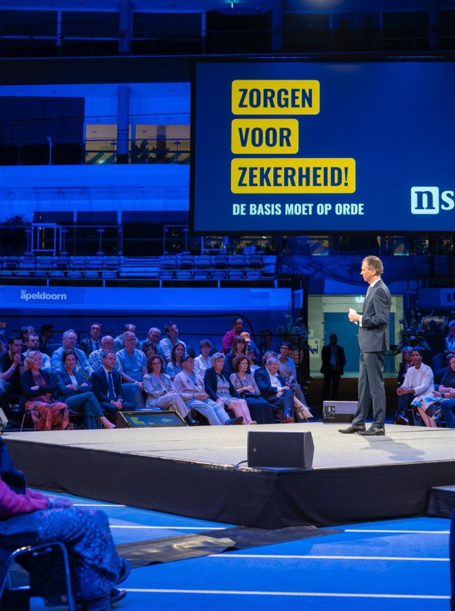 MLouwerens's tweet photo. Het ledencongres van @NwSocContract was dé kentering die nodig is! Dank aan de #leden voor het vertrouwen in mij om als lid van het landelijk bestuur en voorzitter van de provinciale afdeling een #koerswijziging en #professionaliseringsslag te kunnen maken 🙏
#NSC
#ledenpartij https://t.co/xfTgosnAPh