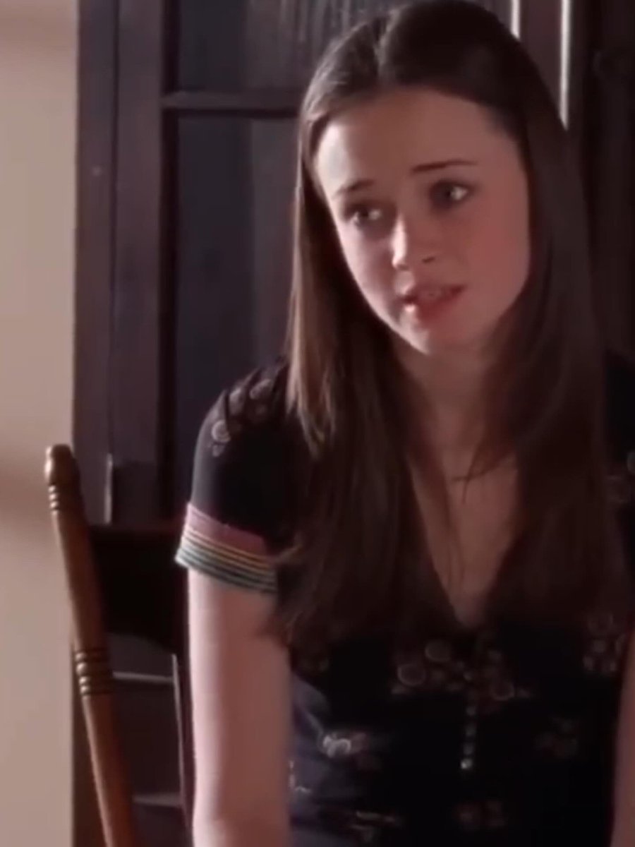 Marc Jacobs dress as seen on Rory Gilmore in Season 3 Episode 12 🤍