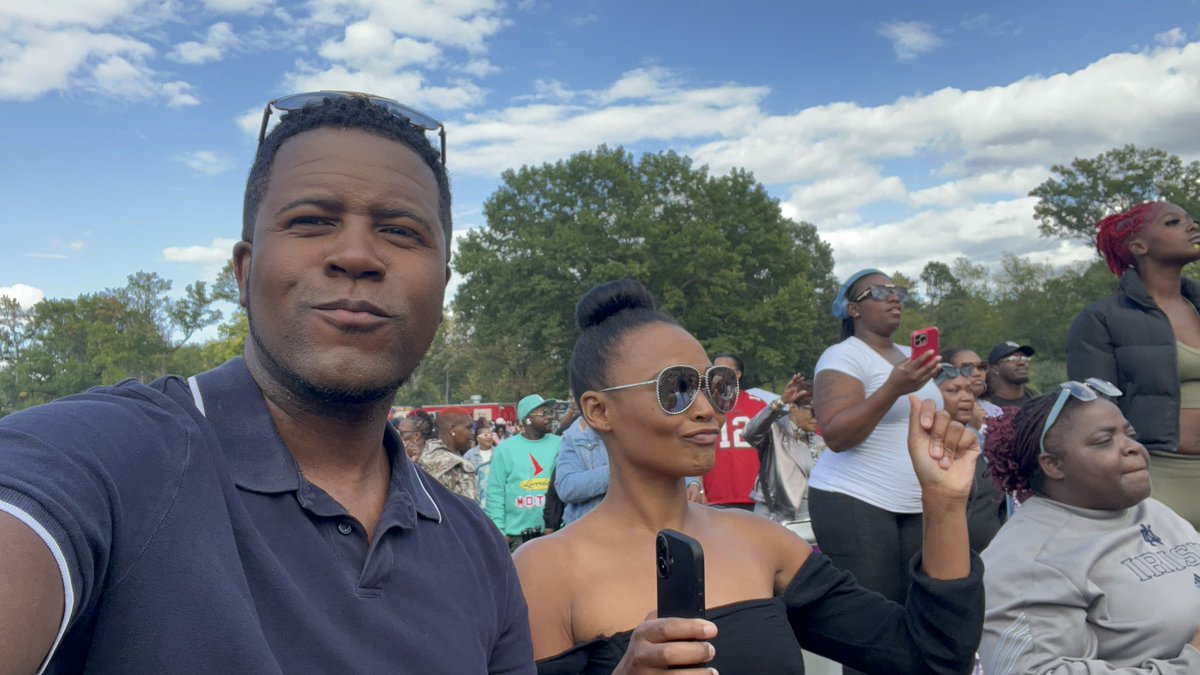 JeremyJenkinsTV's tweet image. What a weekend?! Me and @TheNobleJourno hit up Mike Epps’ Hometown Concert 🎤 We were jamming out to some old school hits from the iconic Zapp Band 🙌🏾🔥 As you can see, a lot of people had the same idea, what a crowd! 👏🏾🎶

#MikeEpps | #HometownConcert | #ZappBand |…