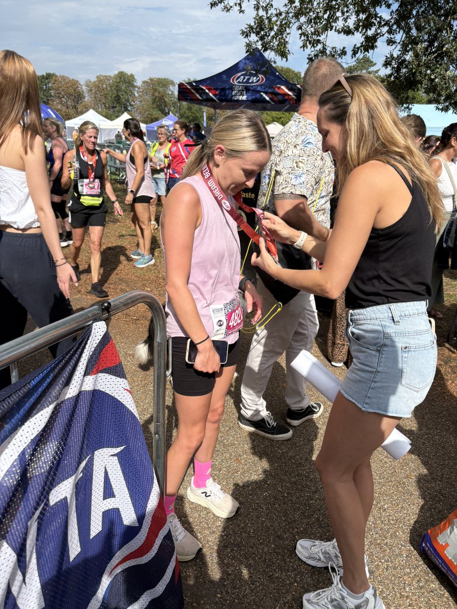 ExecHeadEMAT's tweet photo. My daughter completed her first half marathon today. Nickname, dishwasher tablet, small and mighty! Today she demonstrated this! ❤️ https://t.co/gBq5ljzy3D