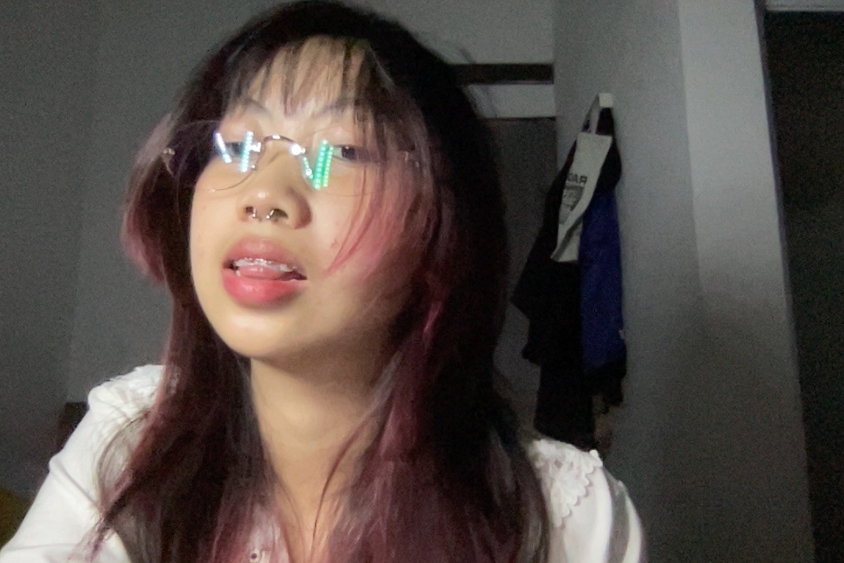 aya0nami's tweet photo. I wear glasses now #cantseeshit https://t.co/kw5UhSCxt3