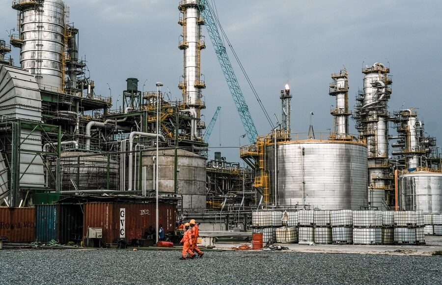 Angola has built its first oil refinery 50 years after gaining independence.

The refinery will kick of off operations at the end of the year, and process 30,000 barrels of oil per day.