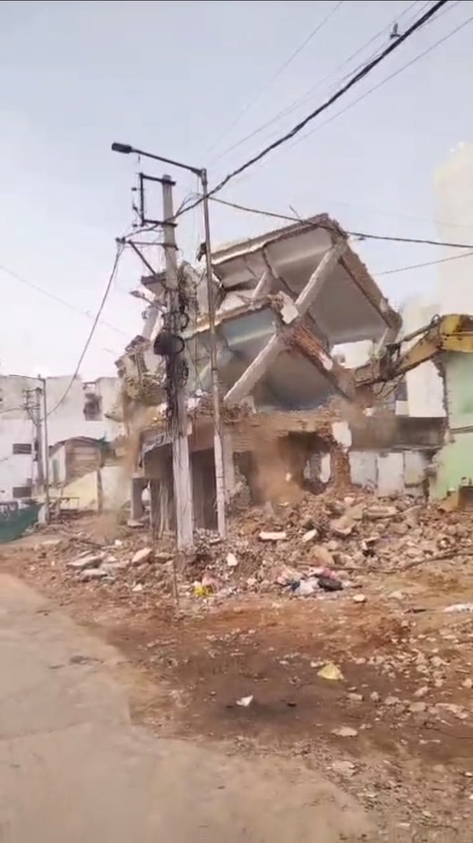 HMRLHydmetro's tweet image. Old City Metro Road Widening Works Reach a Critical Stage

Hyderabad Airport Metro Limited (HAML) Managing Director Shri NVS Reddy announced that the land acquisition and demolition of affected properties in the 7.5 km Old City Metro Corridor have reached a crucial stage with the…