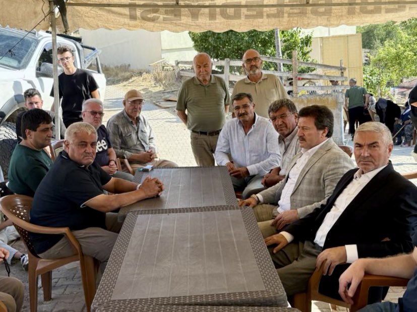 Balgat Oğuzlar Taksi durağı temsilcimiz Erdoğan Arı’nın amcaoğlu, Koray Taksi durağı esnafımız merhum Gökhan Arı’nın ailesine Ankara Gazete Bayileri ve Satıcıları Esnaf Odası Başkanımız Yaşar Öztürk ile birlikte taziye ziyaretinde bulunarak, başsağlığı ve sabır dileklerimizi