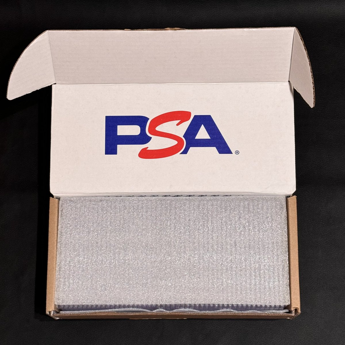 📢【PSA鑑定品プレ企画】📢
日頃の感謝を込めて、PSA鑑定済みカードをプレゼント！

✨応募方法✨
1️⃣ この投稿をフォロー
2️⃣ いいね＆リポスト

締切：9月8日 23:59
ぜひ奮ってご参加ください🙌