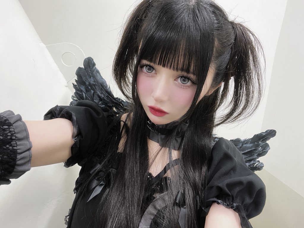 白咲りこ。 tweet media