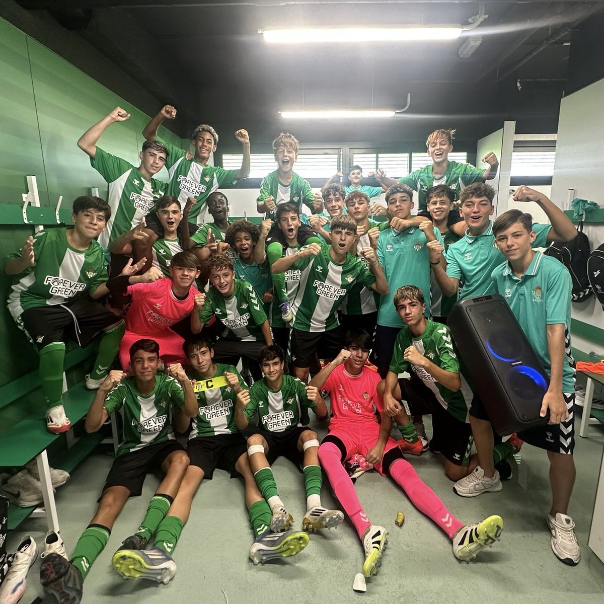 🏆 División de Honor Infantil

5️⃣ #RBBinfantilA
0️⃣ CD 26 de Febrero

⚽️ Marcos Gallego, Raúl Montero, Agustino, Jorge Ancio y Álex Díaz

#CanteraBetis