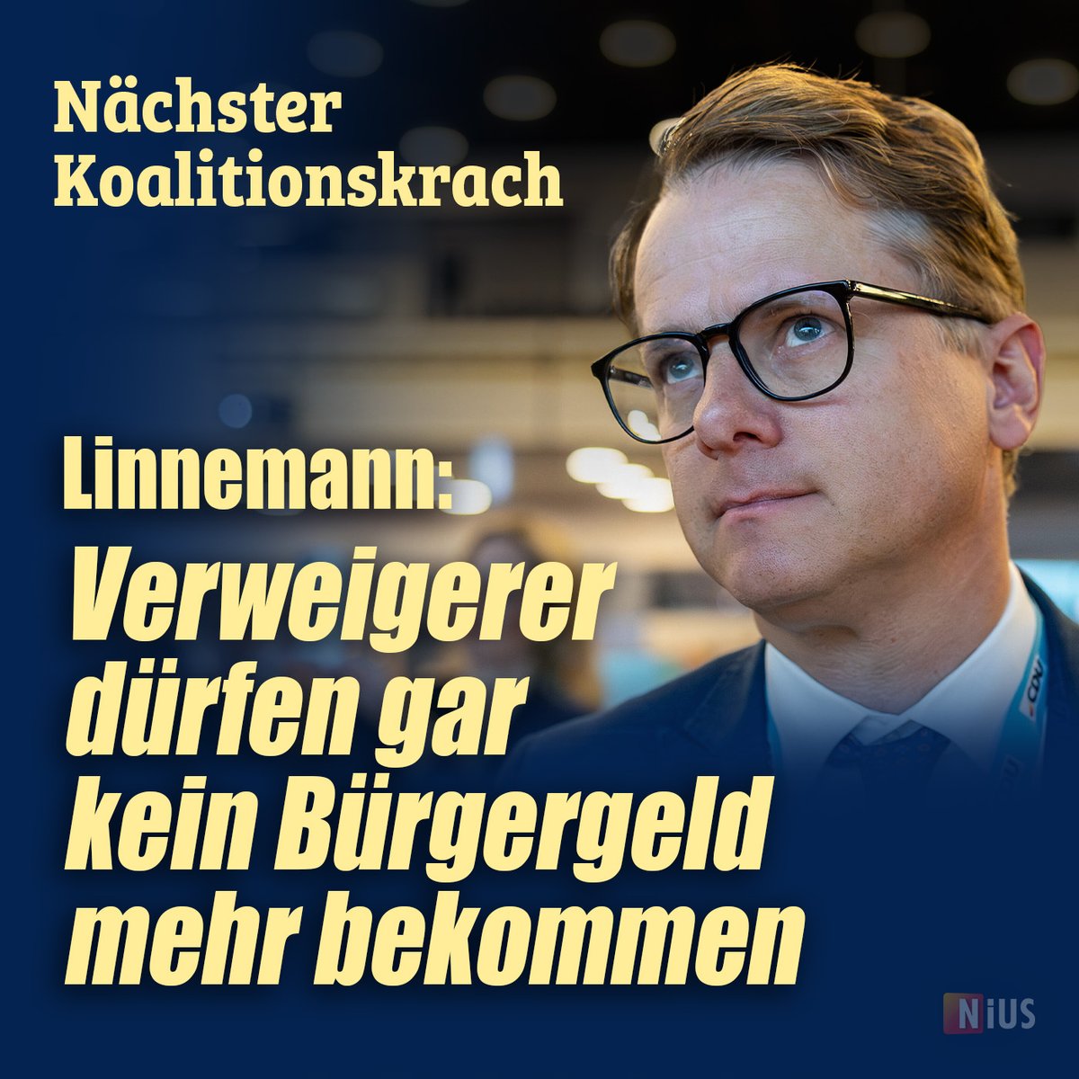 Da zieht der nächste Koalitionskrach auf! CDU-Generalsekretär Carsten Linnemannwill das Bürgergeld nicht nur umbenennen, sondern im „Kern des Kerns“ radikal verändern. Seine Ansage: Wer arbeiten kann, aber nicht will, soll komplett leer ausgehen.
nius.de/politik/news/n…