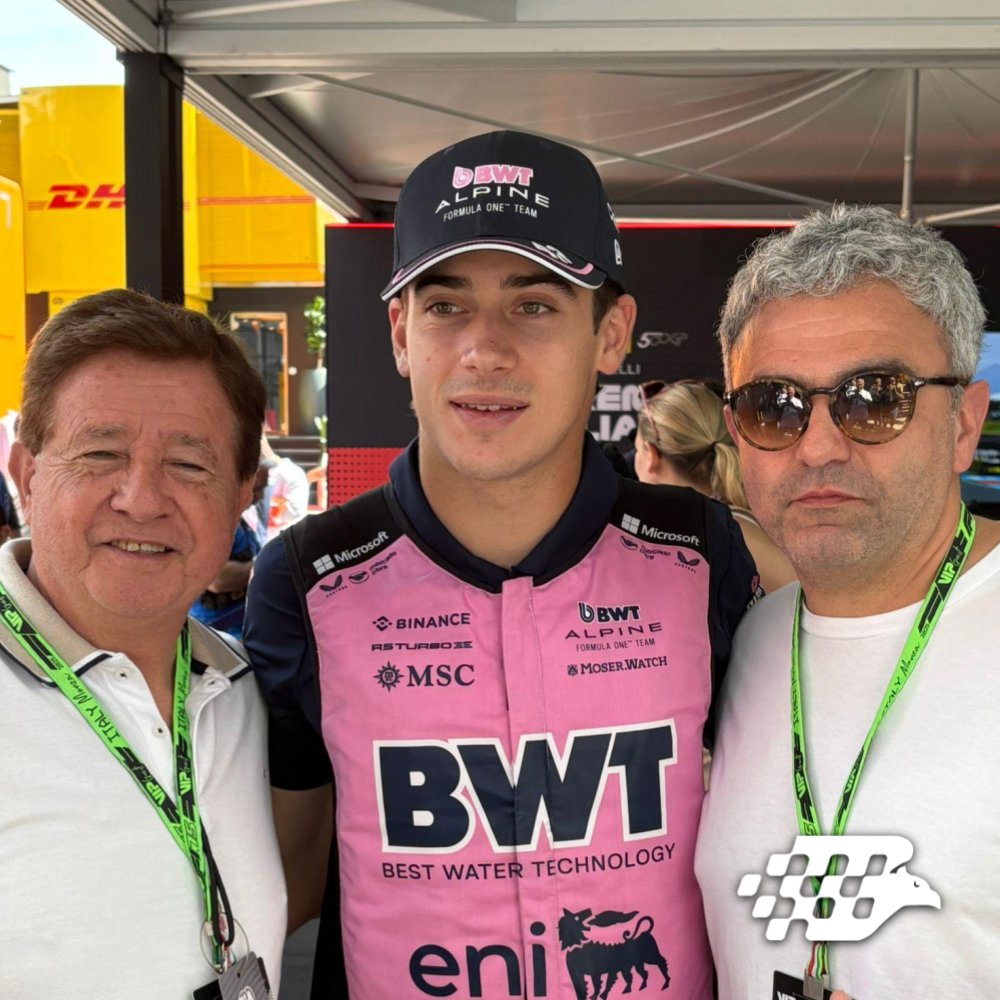 #F1 | 🇦🇷 ¡Qué compañía, Franco!

👉 Miguel Ángel Guerra y Esteban Tuero, quienes también tuvieron su paso por la Fórmula 1, presentes en Monza para acompañar a Colapinto en el Gran Premio de Italia.

#ItalianGP