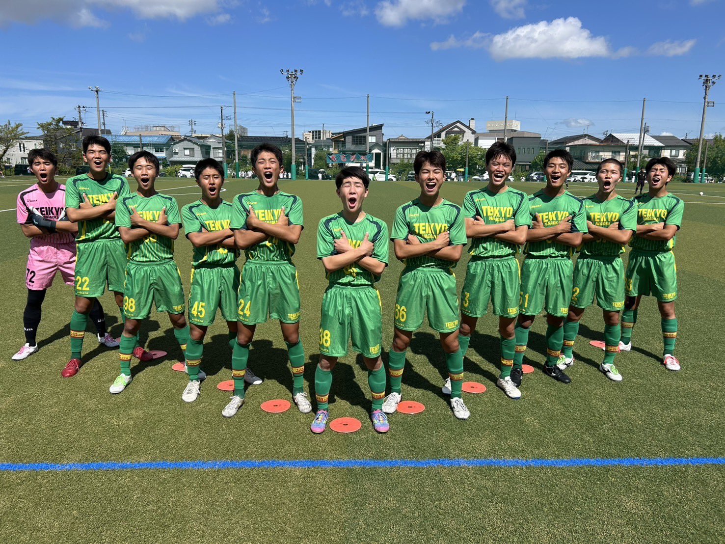 帝京長岡高校サッカー部移動着背番号1桁‼️ 帝京長岡高校サッカー部移動着背番号1桁‼️ - メルカリ