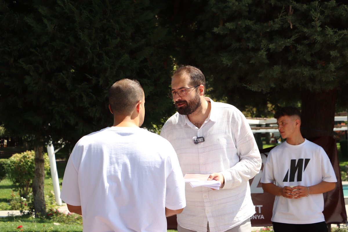 “Ankara’da dayıya ihtiyacım var” diyene değil, hak edene fırsat tanınan bir Türkiye için mücadelemiz sürecek. 🖊️ 

📚 KPSS’ye giren tüm kardeşlerimizi tebrik ediyoruz.

Genç Saadet Konya olarak sınav çıkışında ikramda bulunduk.

 #kpss2025
