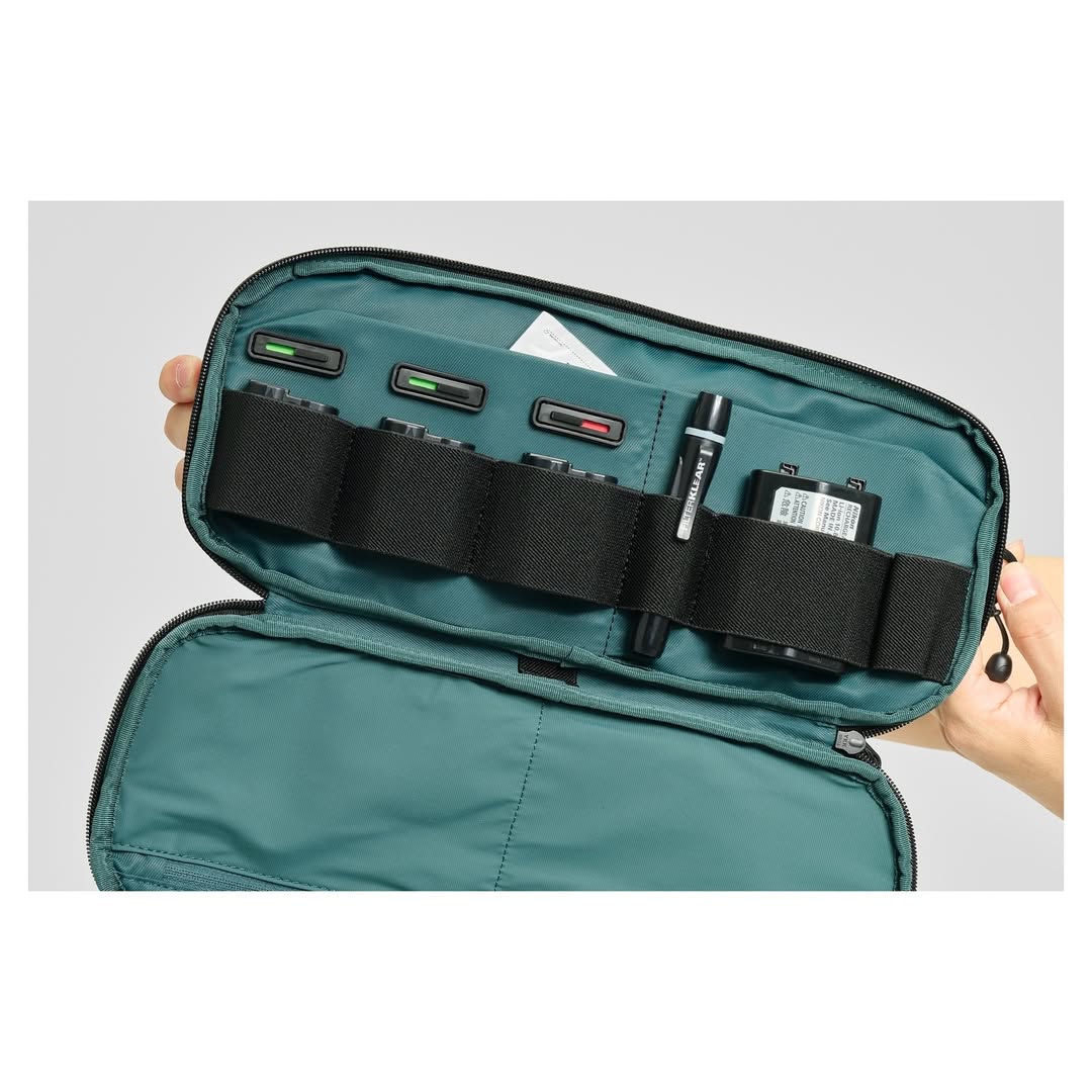 PGYTECH_global's tweet image. No more heavy lifting—just smooth rolling 🎯📦
Roller Backpack converts in seconds—wheel it or wear it, your gear stays perfectly organized 🎒⚡

📸 @crazydean0420

#pgytech #makecreationeasier #rollerbackpack #protravelgear #camerabag #photographyessentials #travelsmart