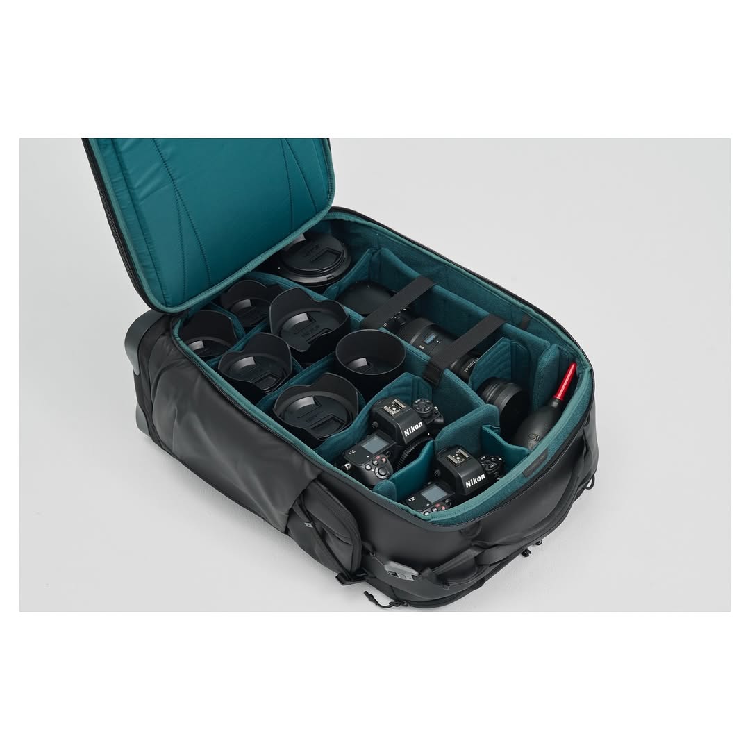 PGYTECH_global's tweet image. No more heavy lifting—just smooth rolling 🎯📦
Roller Backpack converts in seconds—wheel it or wear it, your gear stays perfectly organized 🎒⚡

📸 @crazydean0420

#pgytech #makecreationeasier #rollerbackpack #protravelgear #camerabag #photographyessentials #travelsmart