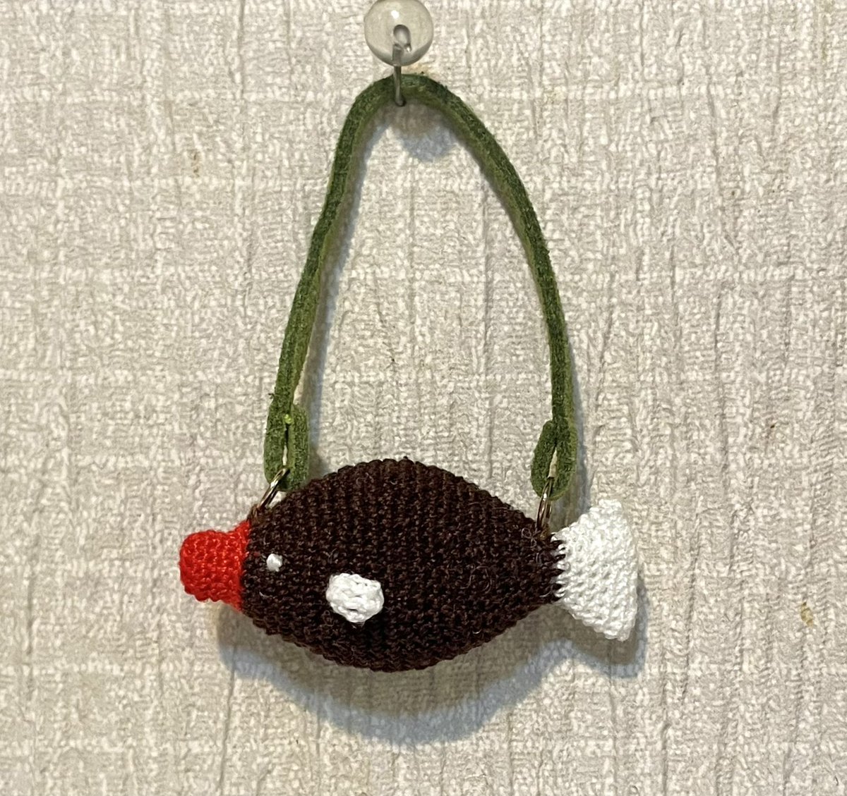 ぬいぐるみ用のおしょうゆさしポーチを編みました
#あみぐるみ #レース糸