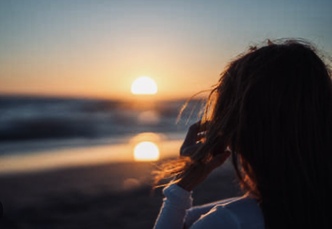 melanie_korach's tweet photo. The secret to happiness is when you stop seeking more and you learn to enjoy less. 🫶🏻 #StarfishClub https://t.co/tcGjevv7go