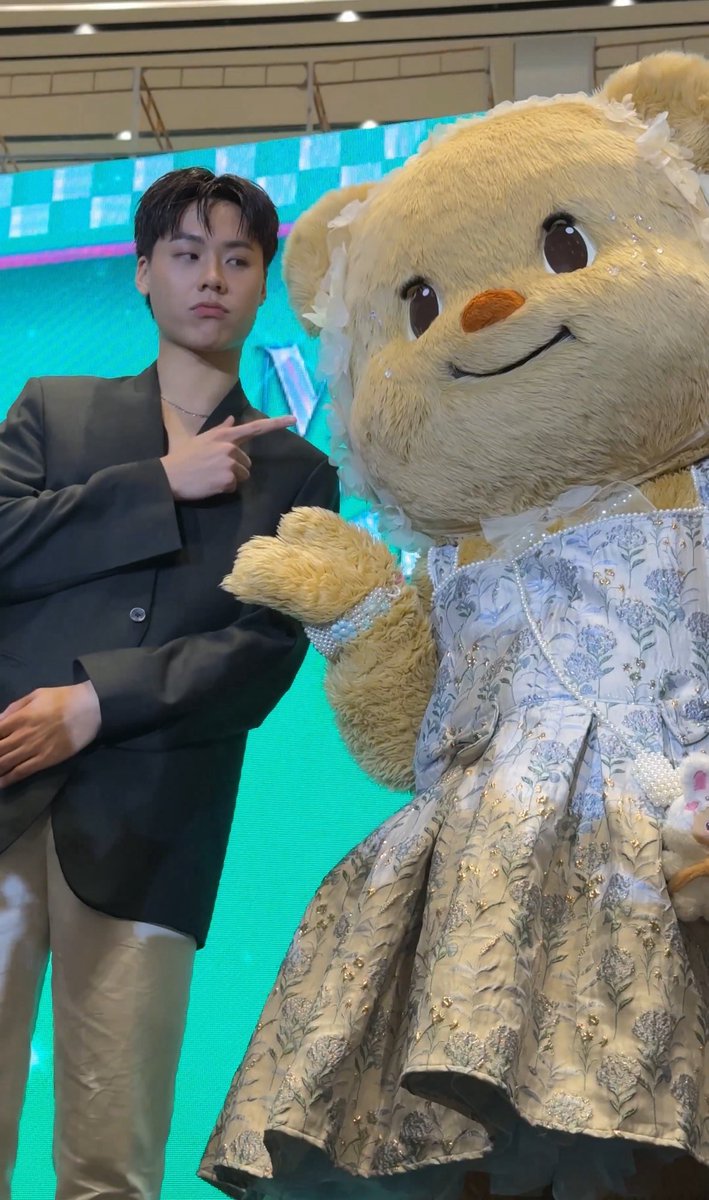 คนสวยเค้ามีลูกเล่น ขนตางามงอนมากค่ะ ✨
#MintAwards2025
#MchoiceMintAwards2025
#MintMagTH
#Butterbear
#ด้อมน้องเนย