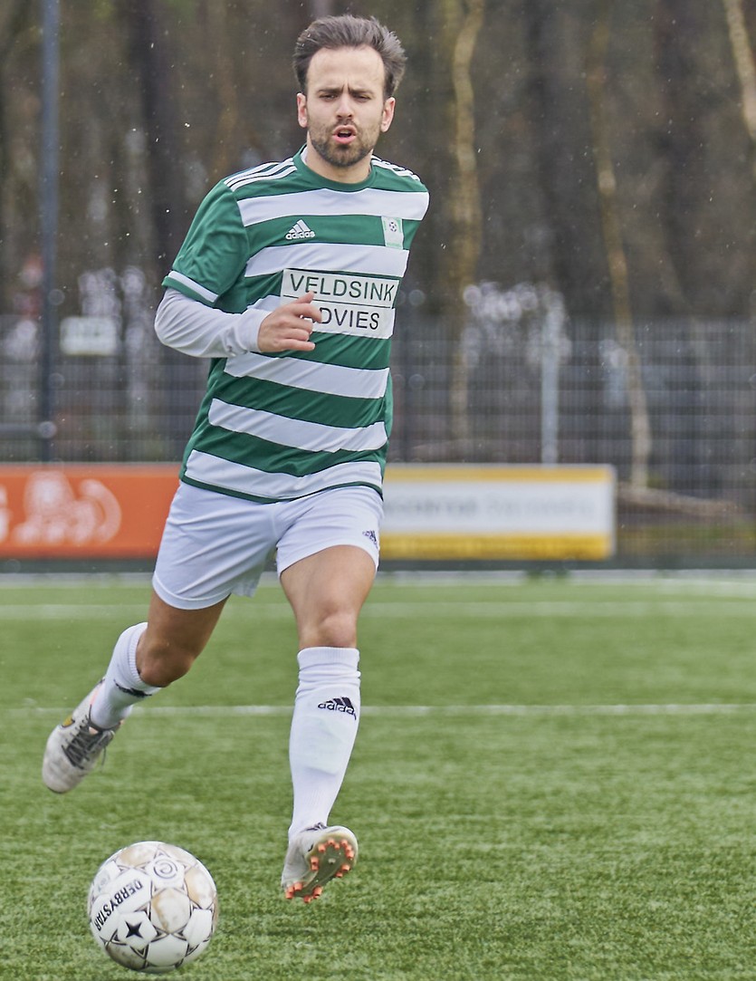 De vorig jaar bij RKSV Nuenen gestopte Spaanse aanvaller Antoni Forner Cuenca (35) gaat zijn voetbalcarrière dit seizoen nieuw leven inblazen bij tweedeklasser RPC. Hij voetbalde in Spanje, Zwitserland en de VS en kwam nadien voor Unitas'59 (2029-2020) en Nuenen (2020-2024) uit.