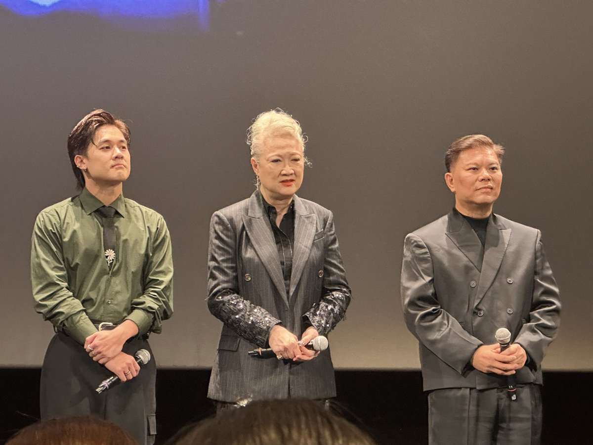 tacdoom's tweet photo. 監督と阿好役、お母さん役の役者さんが登壇して、役作りの話もしてくれて、阿好役の方が恐ろしくかっこよかった。英語と中国語が交じったセリフも面白かった。
これ、日本で公開してほしい。もう一回見たい。
#大阪アジアン映画祭
#好い子 https://t.co/mrl9y3O40r