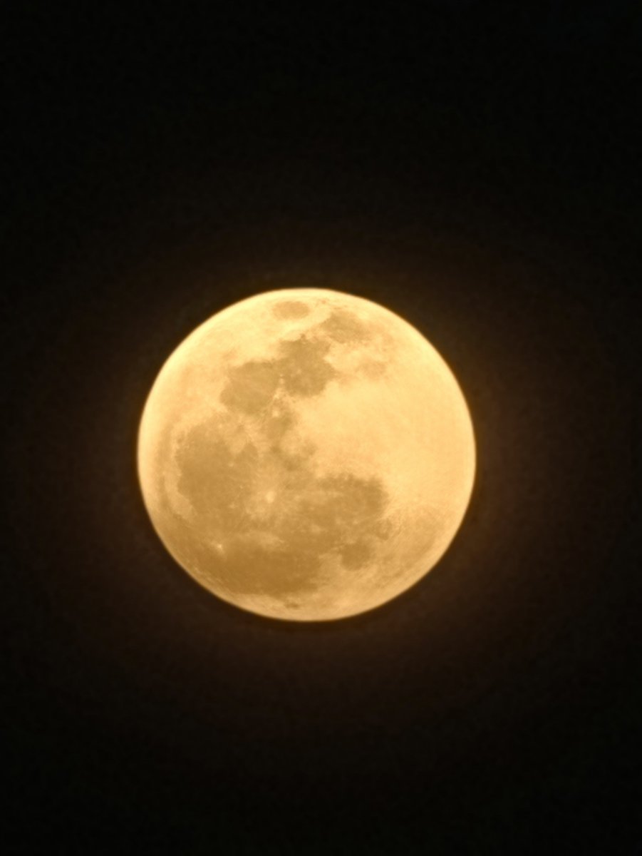 Widino's tweet photo. Blood moon. Sempetin liat bulan deh, bagus bgt warnanya 🌕 https://t.co/mKNwQyTSWo