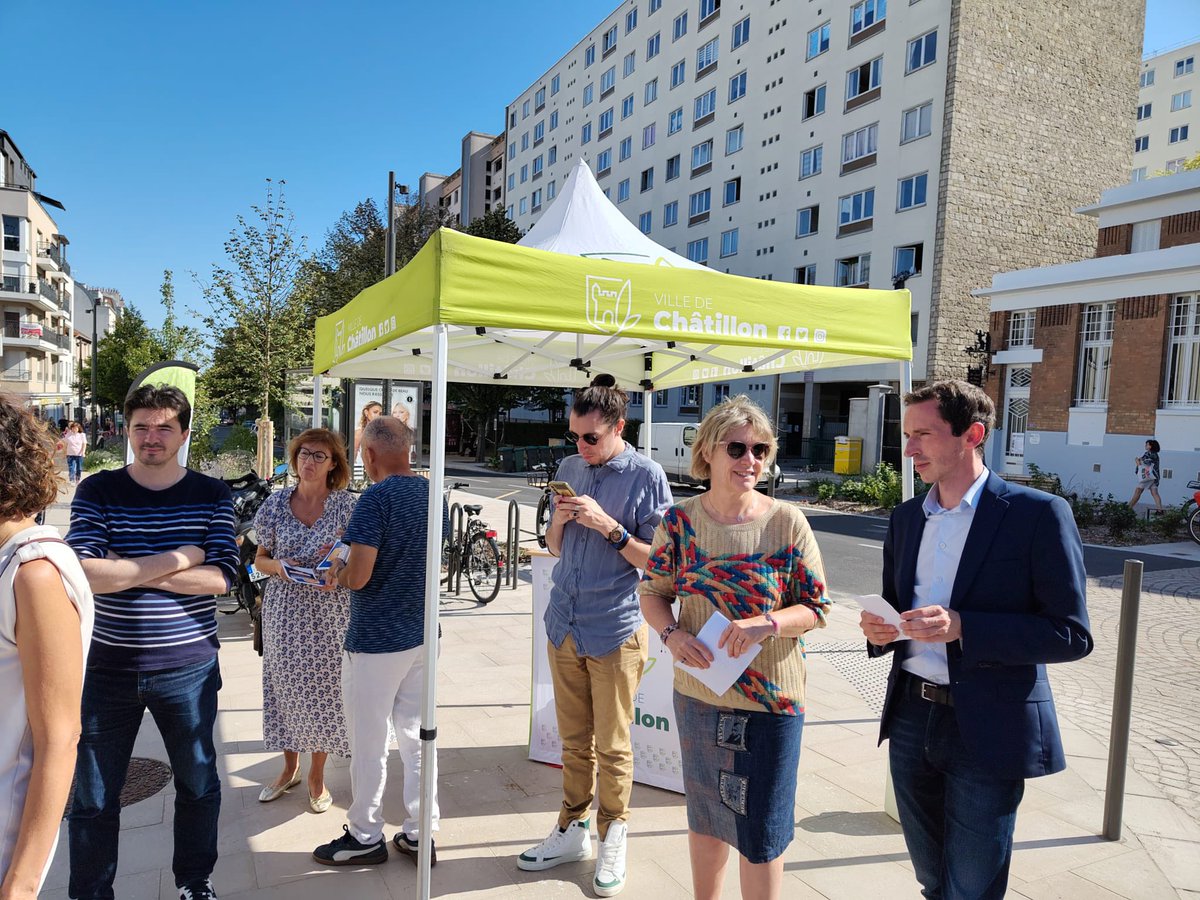 ☀️ Après un formidable forum des Associations, une belle matinée sur le Marché de #Châtillon pour notre permanence d’élus.
Les élus @jaimechatillon mobilisés depuis 5 ans à vos côtés!
On se retrouve ce samedi pour notre Salon de la #Prevention et de la #Securité à l’espace MB