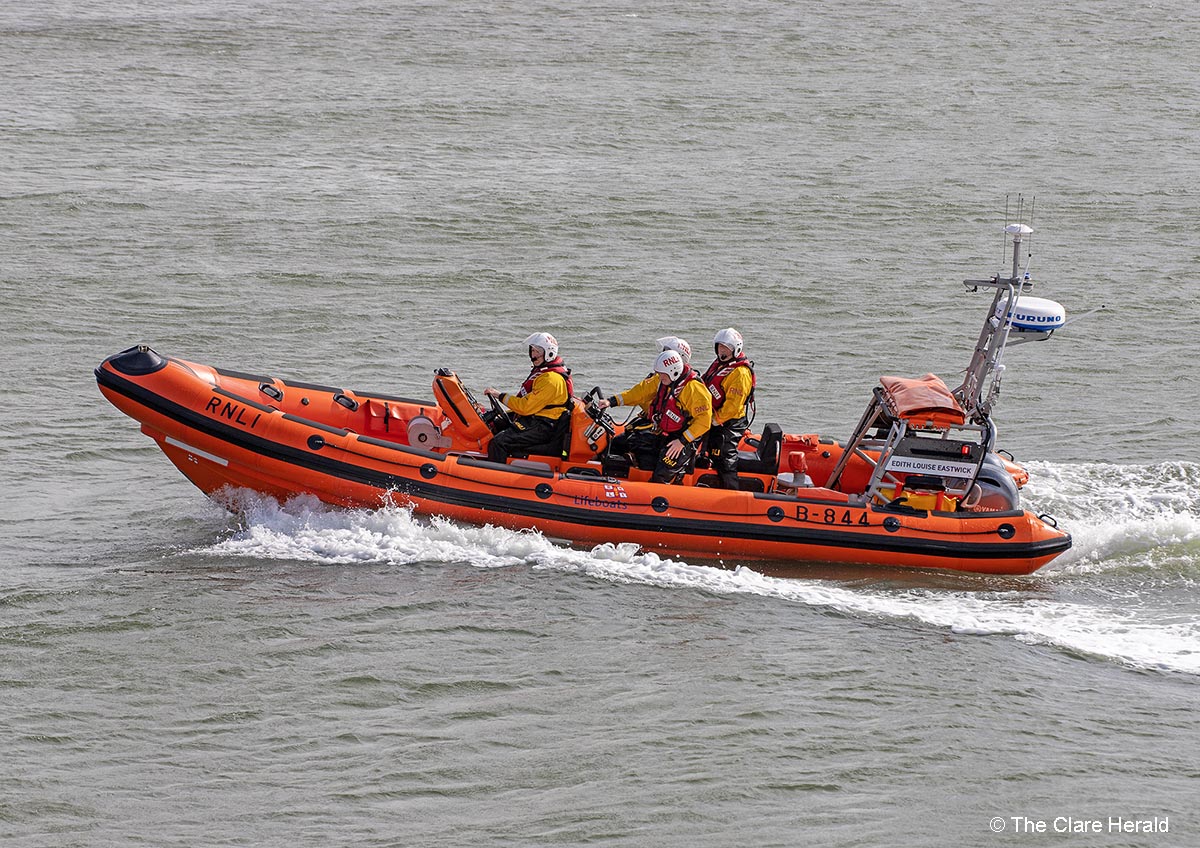 Man missing in Shannon Estuary airlifted to hospital

clareherald.com/news/man-missi…