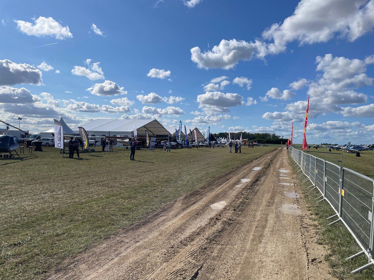 AirNavPro's tweet image. What an unforgettable weekend! A huge thank you to everyone who visited us at the Mondial de l’ULM 2025 in Blois, France✨🇫🇷 Your enthusiasm made these three days truly sky-high. If you couldn’t catch us this time, don’t worry — we’ll be attending more events soon. Stay tuned!
