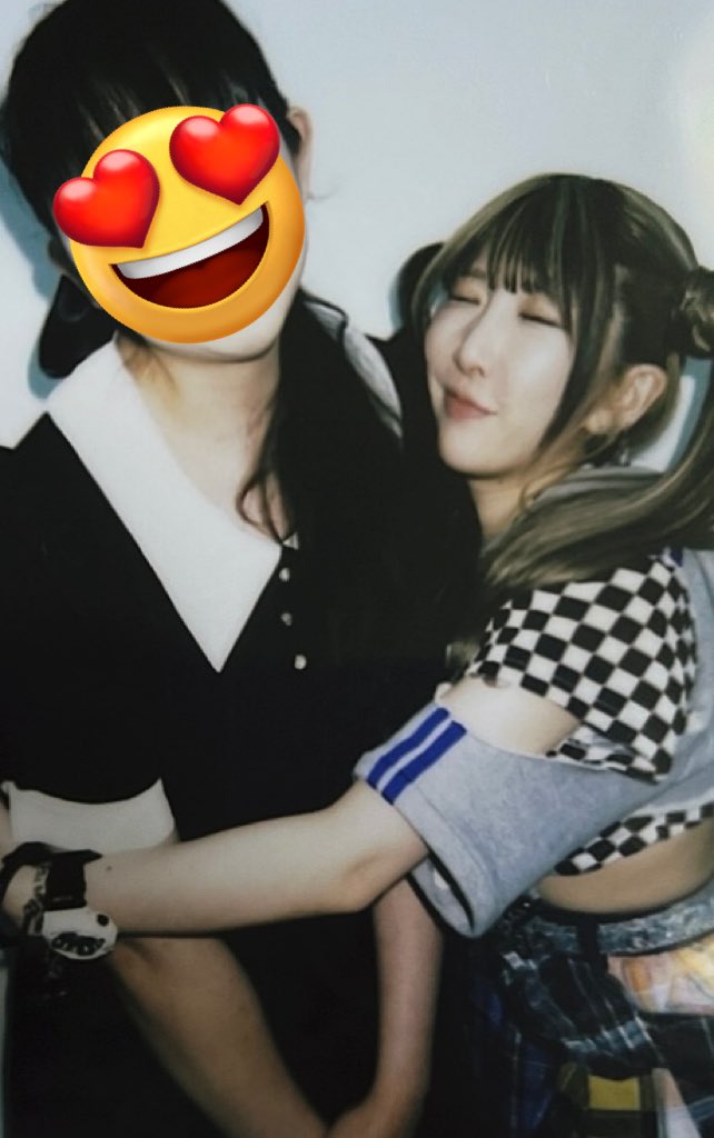 naaaa___usatan's tweet photo. 写真苦手すぎてポーズミスしたし
表情とても嫌そうで
月とすっぽんほど違う仕上がりの
私のチェキを見て行ってくれ！ https://t.co/4FazVxaTSK