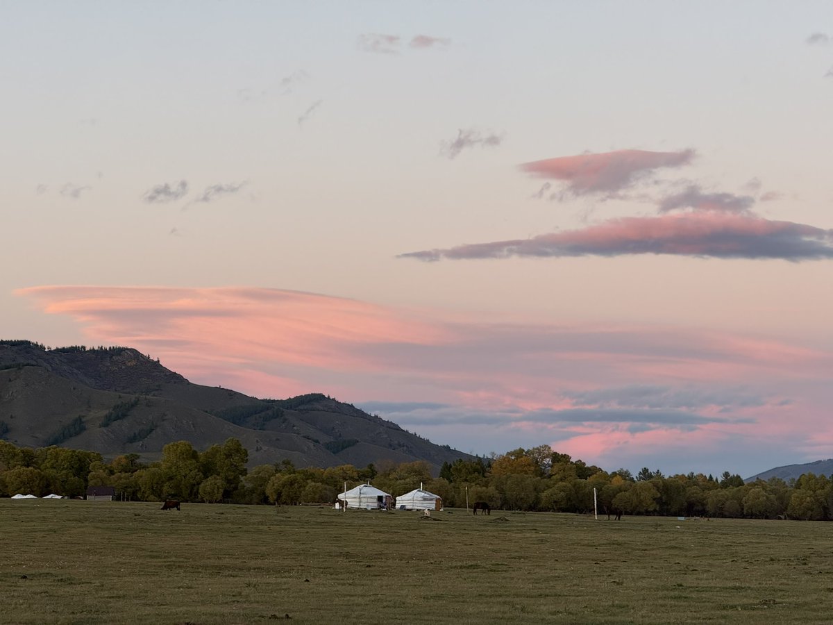 Эрт намар болжээ…