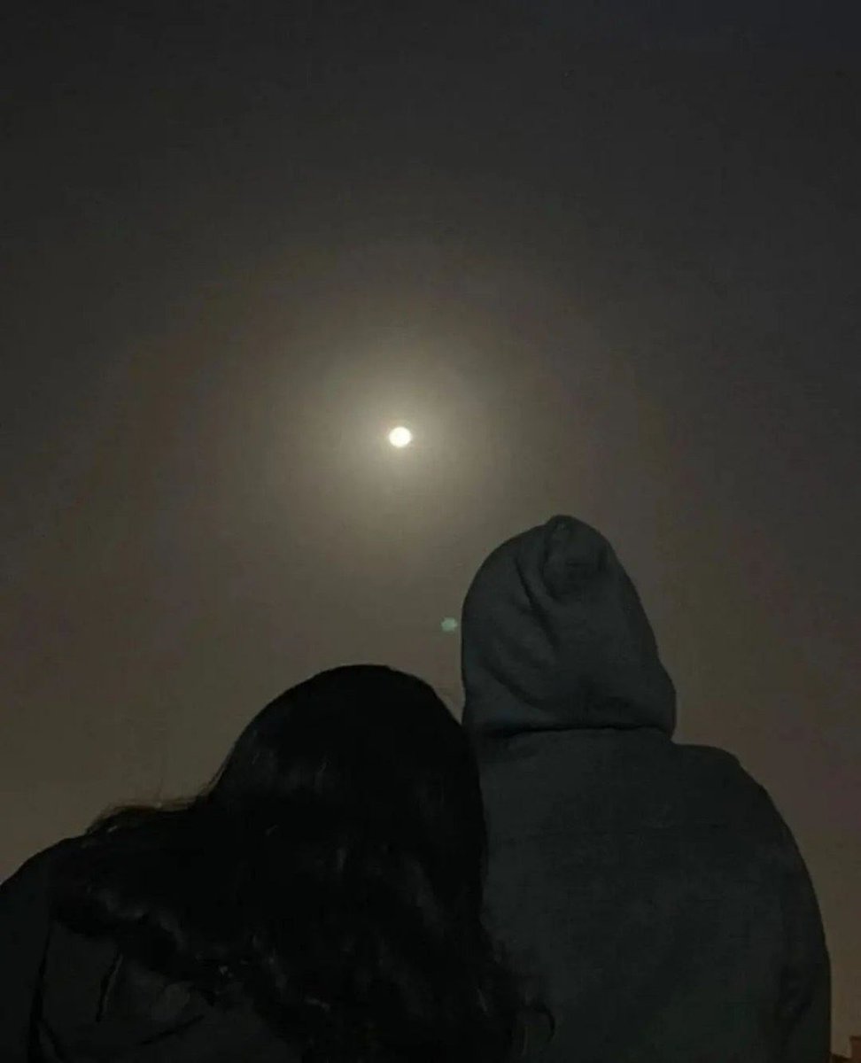 لأول مرة أشعر بأن الطريق أليك بات منقطعاً
لأول مرة أشعر بأنك لا تخصني.🖤