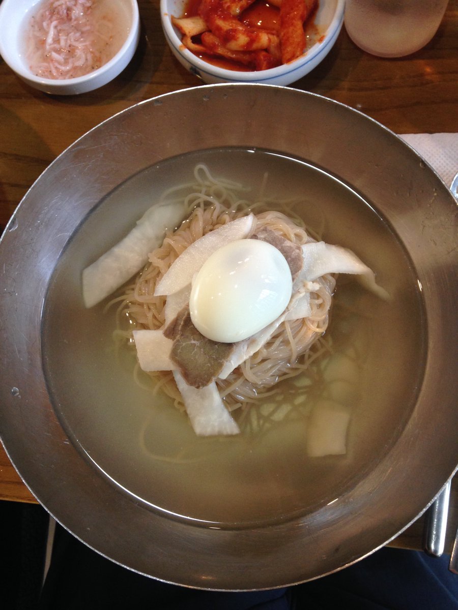 55e1ff's tweet photo. 수원에 가시면 꼭 평장원에서 평양 냉면과 만두와 수육 그리고 소주를 드세요! https://t.co/GAxxst7kEw