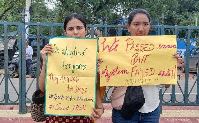 After 25 years,<a href="/PbGovtIndia/">Government of Punjab</a> finally announced 1158 posts for Assistant Professors and Librarians in govt colleges.
Thousands studied,cleared NET,
earned PhDs,cracked exams—on merit.
It took 4 years to complete.
Yet,the #ReviewPetition_1158 to save the recruitment is still pending