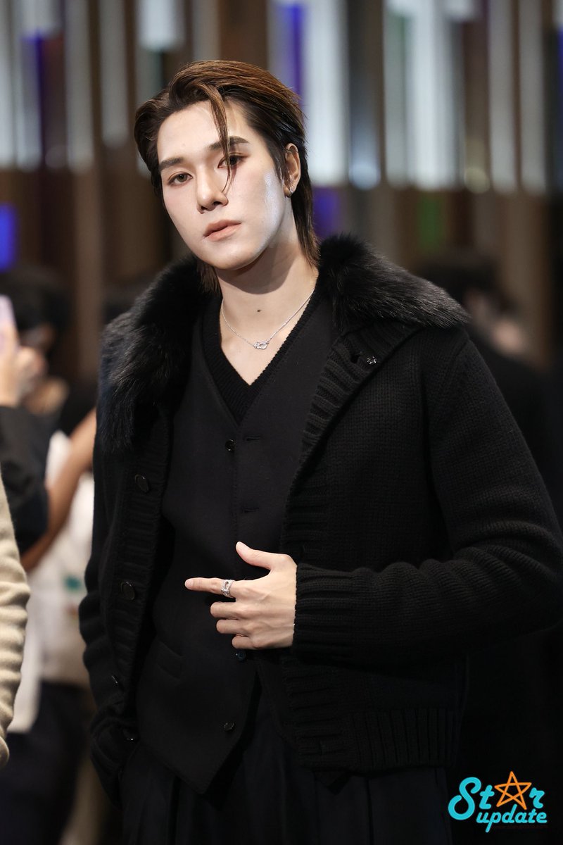 Sourbutsweet_17's tweet photo. I'M ON MY KNEE 🧎‍♀️🛐

SKYNANI AT MINT 25

#MchoiceMintAwards2025 
#SkyNani #สกายนานิ https://t.co/6i6Wrzg6Pw