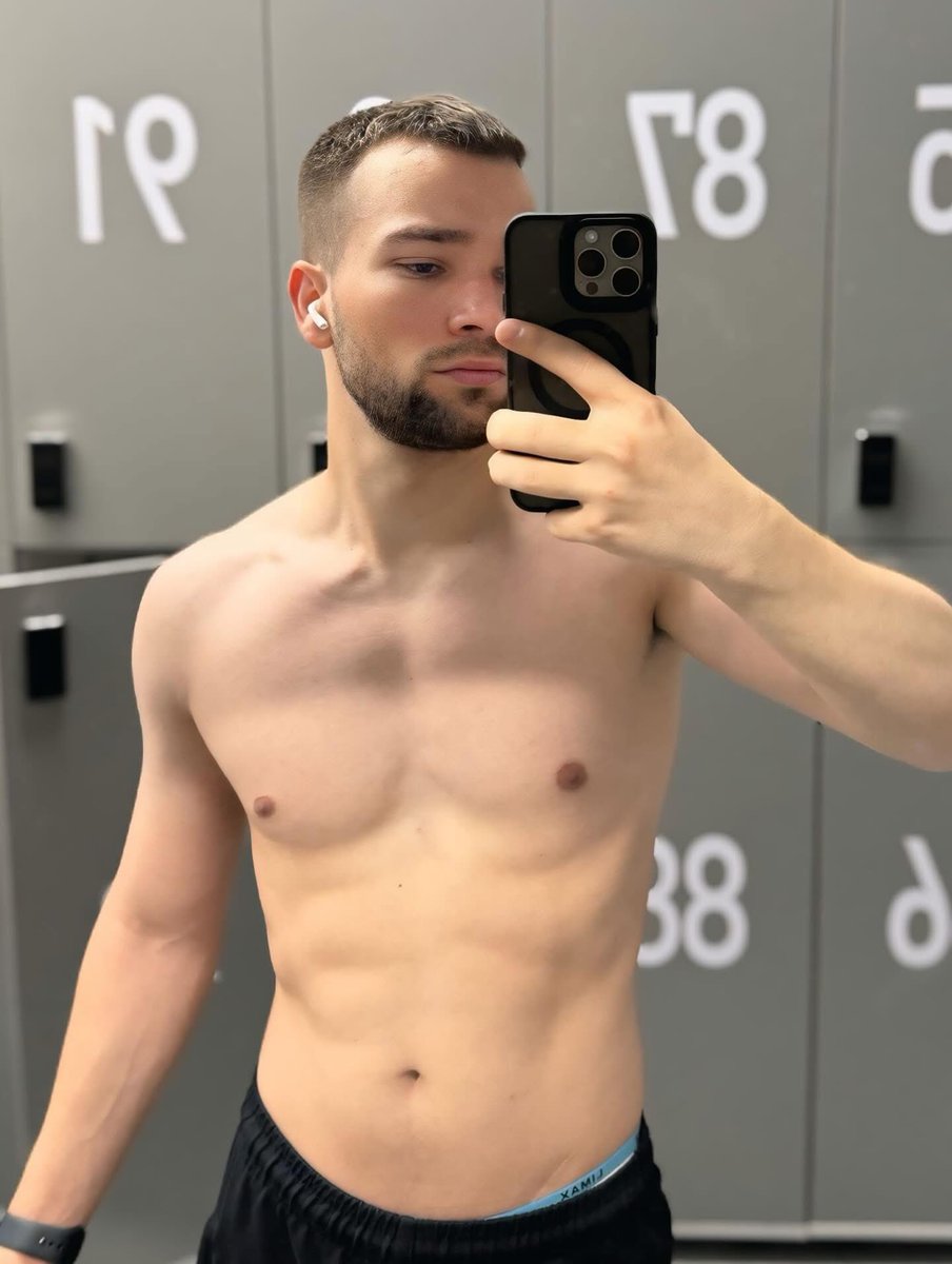 Alex tweet media