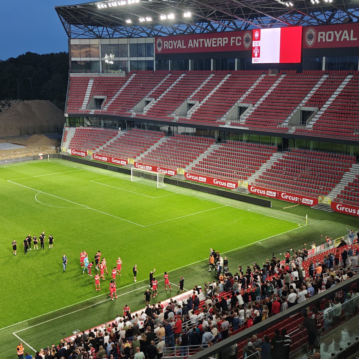 Gezellige derby gisteren. Young Reds ploeg van 't Stad.