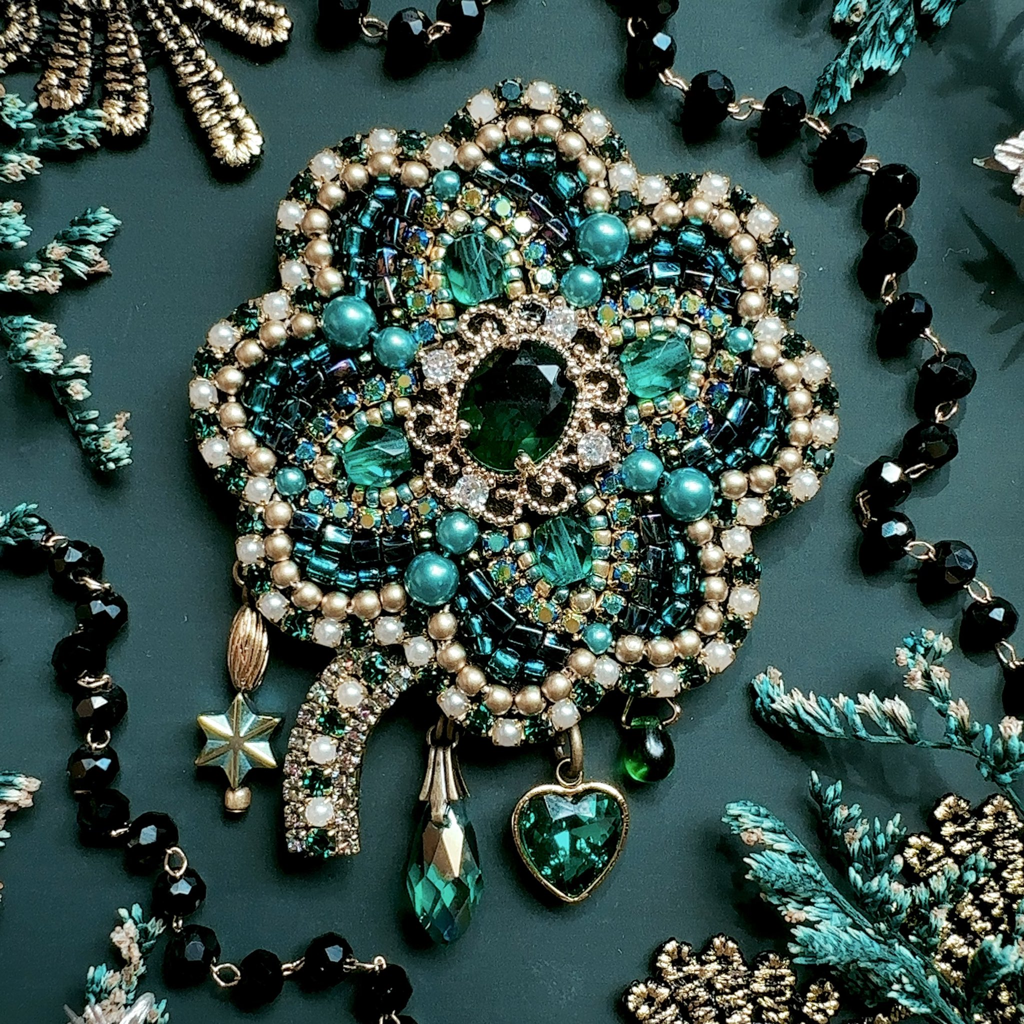 ■ビズー■K10YG■ハートのメダイ▪️お守り▪️聖品▪️マエストロの手彫り Piari🪡ビーズ刺繍 on X: 