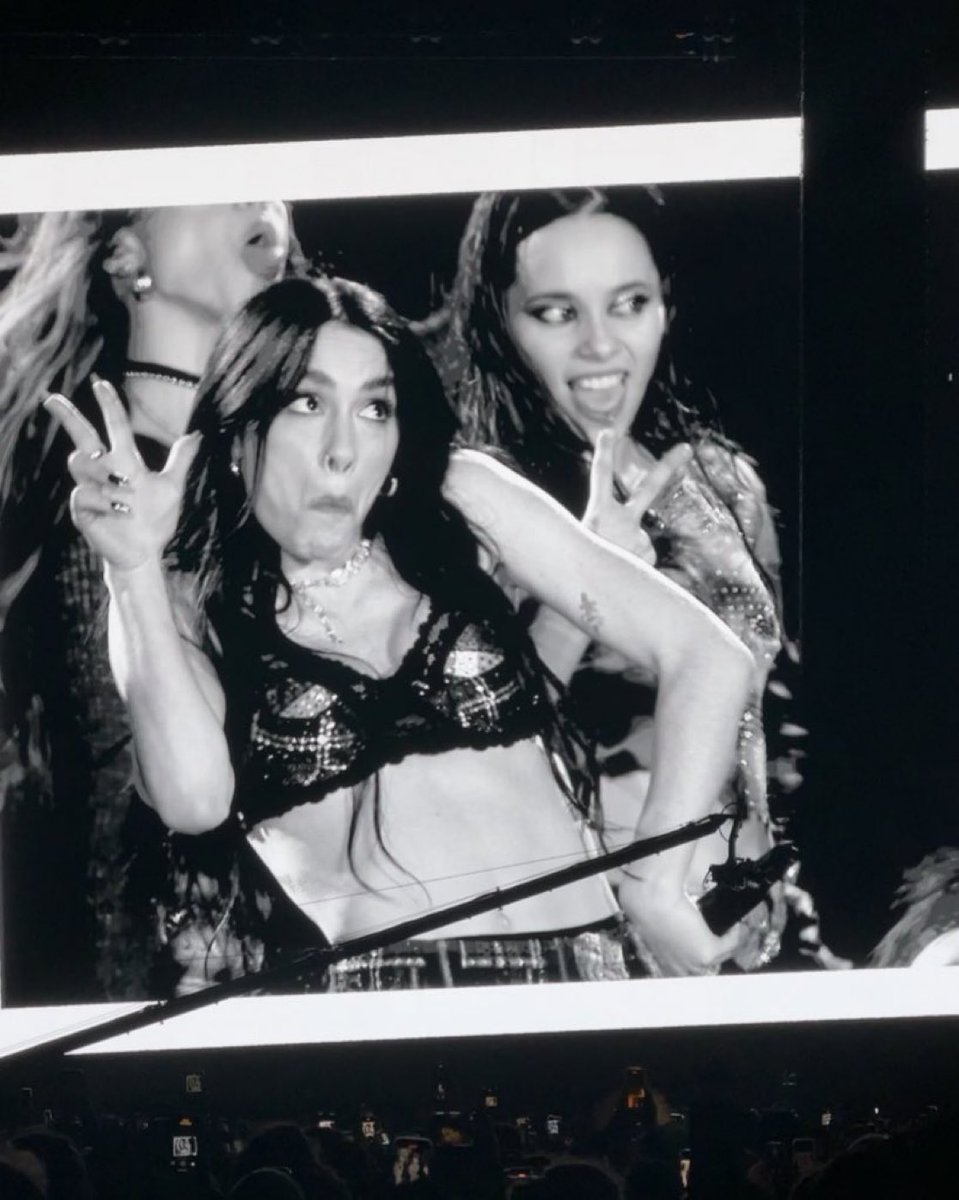 porqueTTarg's tweet image. “3%”

Por comentarios sobre el gesto de Lali en su concierto en Vélez.