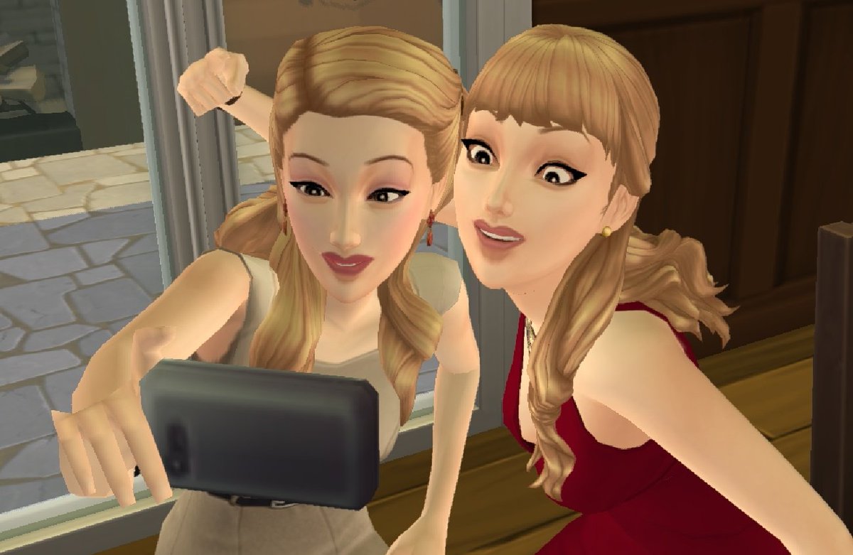 Sims_Mobile09's tweet image. 나의 영원한 친구 로라와 오랜만에👭