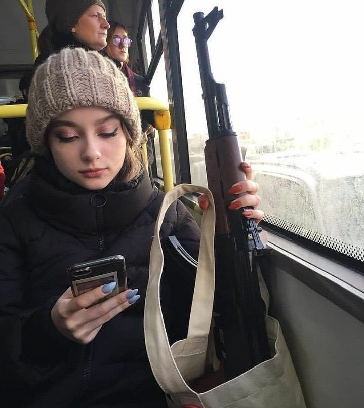 La que ahora vive en Palermo yendo a votar a Florencio Varela