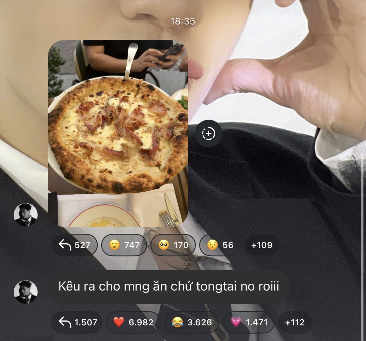 ThanhAmMasterD's tweet photo. Nhìn ảnh là biết TongTai no rồi... cái này là bị ba Phúc mom Ngân ép ăn đó😆
Thấy TongTai nói vậy thôi chứ thật sự trong bụng cũng đang đói thật🤡

MASTERD F1 ITALIAN GP
#MasterDxScuderiaFerrari
#QuangHungMasterD
#ItalianGP
#ThanhAmCuaMasterD https://t.co/58APe0k0AV
