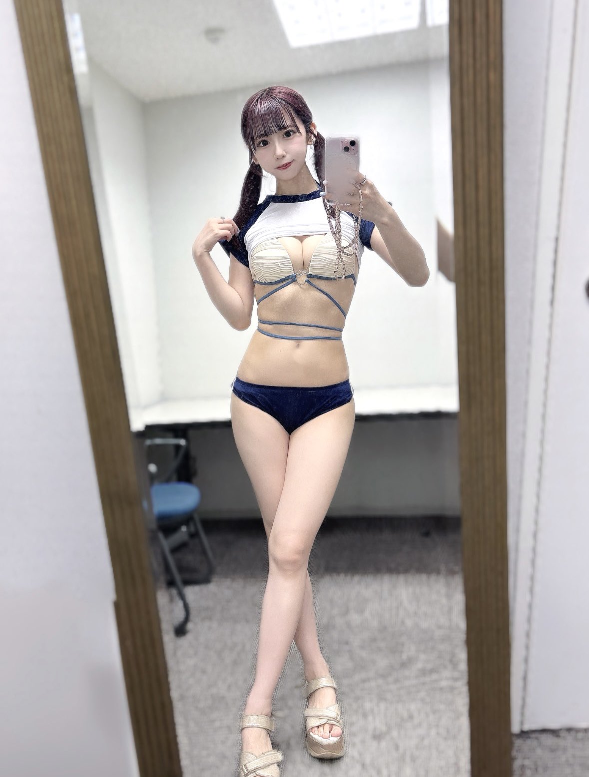 nmixx りな ☆NMIXX へウォン 着用！！【13MONTH】WOMEN Exaggerated Crack