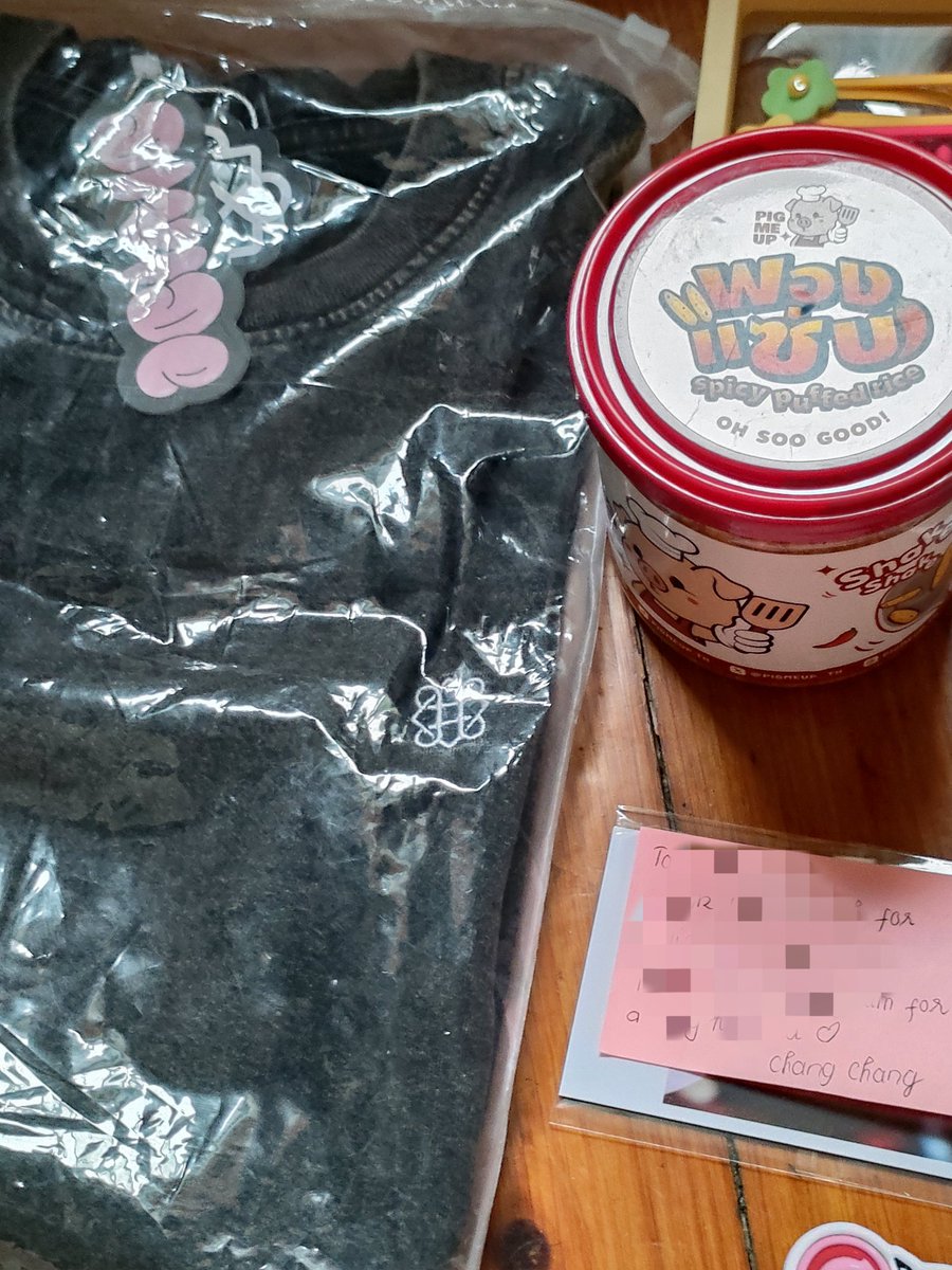 piggy1_isme's tweet photo. I love my sis @MayFlyGoods @CChang20970 so much.Thank you for the little gift you gave me. Also thank you, gemini, for letting me meet such good girls. Thank you 555🥺😚🥰
#DivineOfficial #PigmeupTH
#PleaseDisturbCollection
@DIVINEByGemini
#Gemini_NT #เจมีไนน์ @gemini_ti https://t.co/RxIQI1AYGl
