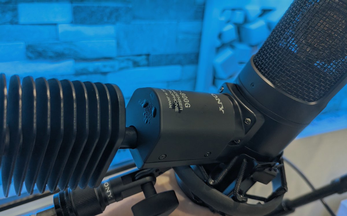 C-800Gはペルチェ素子が内蔵されていて熱交換で真空管を冷却するという変態設計なので、Rec後は真空管周りが結露してる