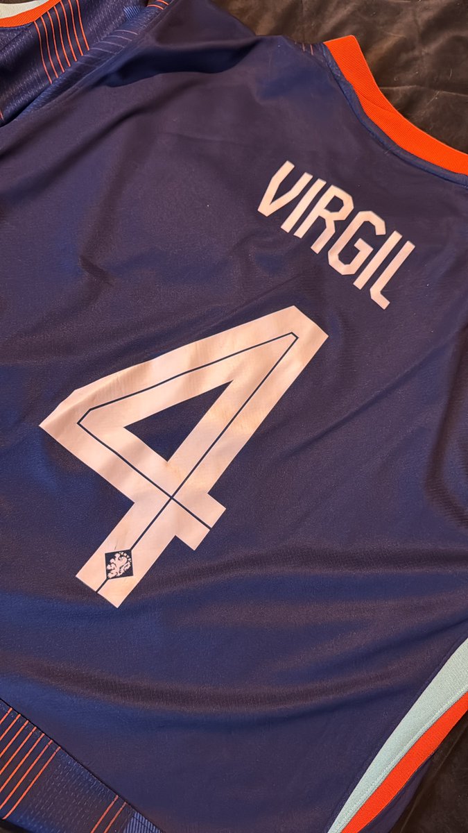 Inkedandunique's tweet image. He’s our centre half 🧡
He’s our number 4️⃣ 🧡

🇳🇱 🦁 🦁 🦁 🇳🇱 

#Virgil #OnsOranje #Nederlands