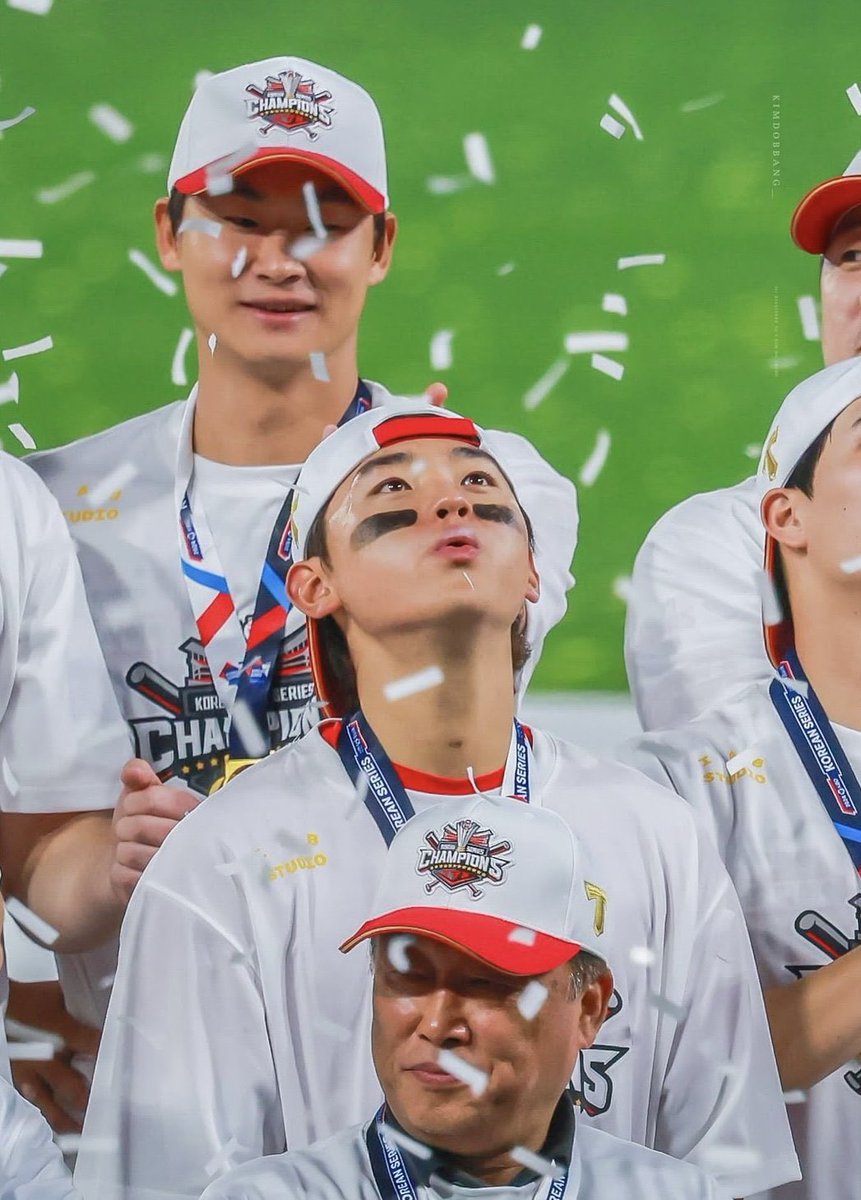 내도영 내도규 보고싶죠 너무나 보고싶은 밤이죠