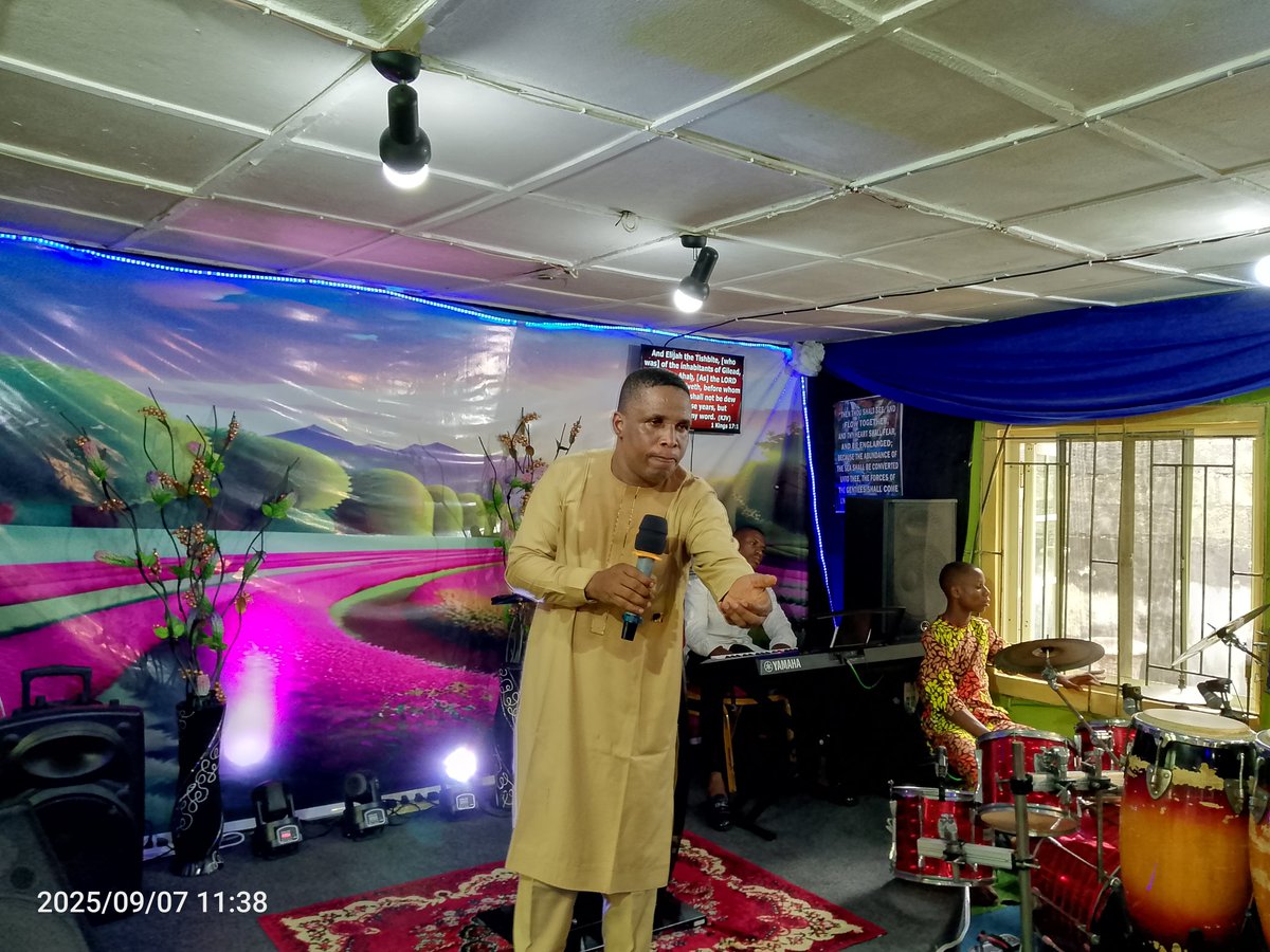 UbongPst85335's tweet image. #SundayServiceHighlights 
#EvawocGospelCentre 
#Evang UbongAbasi 
#text:Job 36vs11 Isaiah 48vs17 Mark 11vs23 Mathew 15vs32 Mark 8vs2-3
#Health is Wealth 
#forevergrateful Lord