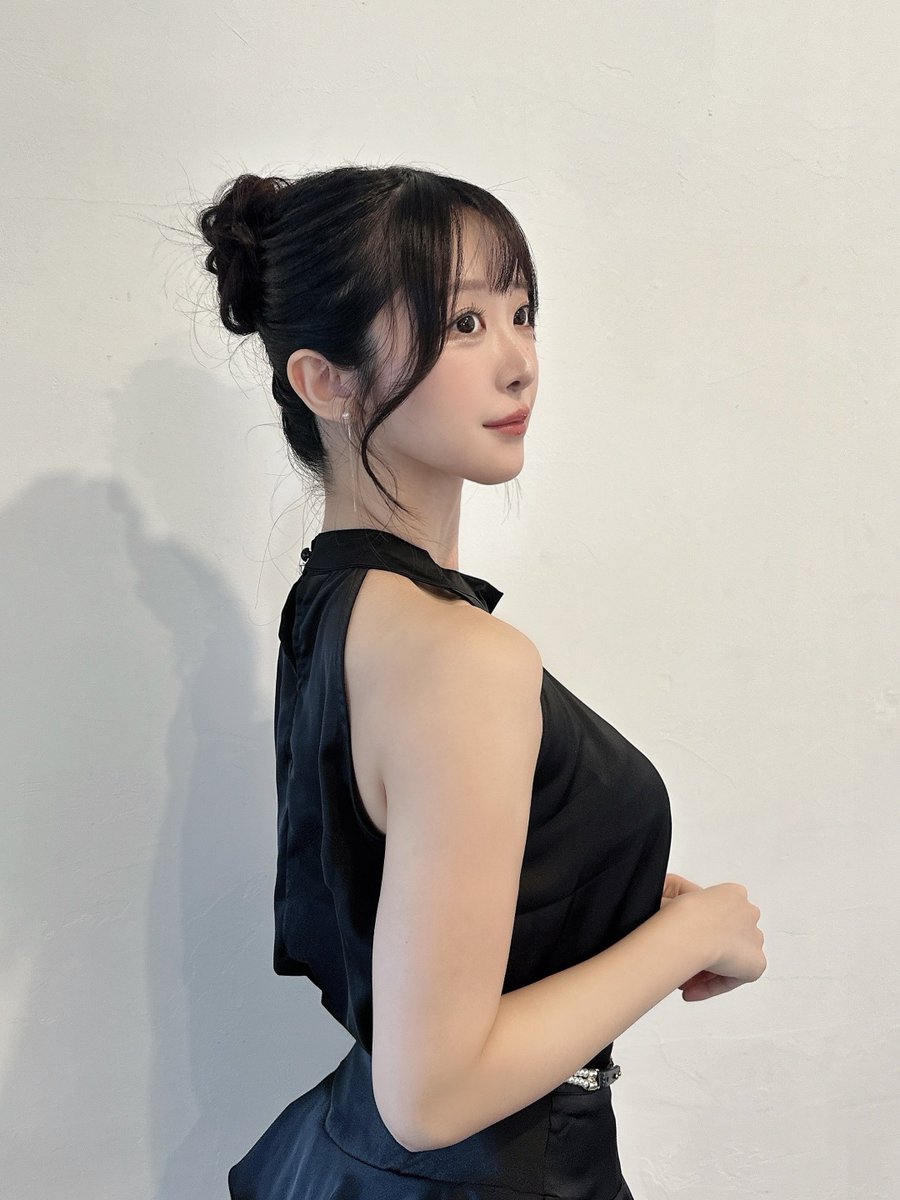 アップヘアも好き..?❤︎ https://t.co/03ilVuTYg5