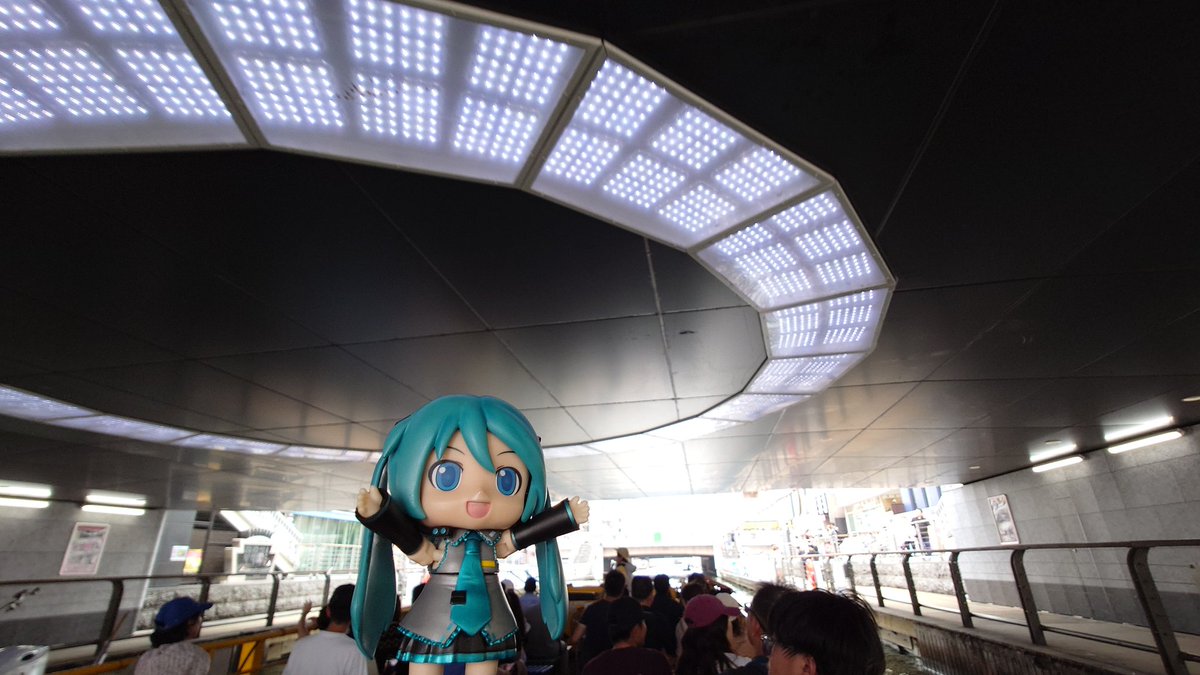 556muramasa's tweet image. 阪神優勝かヨー
えびす橋の欄干はお好み焼きのヘラがデザインされていて底面はお好み焼きの鉄板がモチーフらしいヨー✨
#mikuday
#ミクダヨー
#ぐま子
#えびす橋