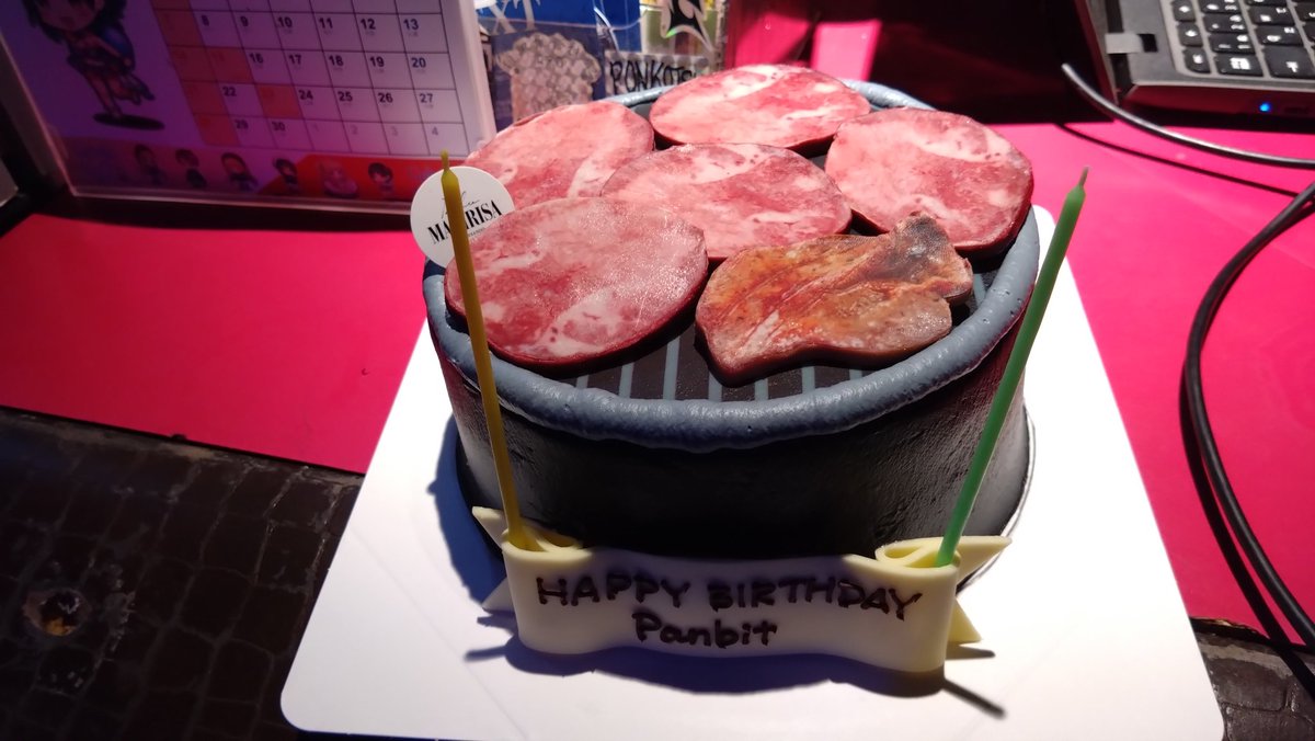 昨夜は息子の生誕ライブ🎤
ショーケース内でハピバ🎂してました〜