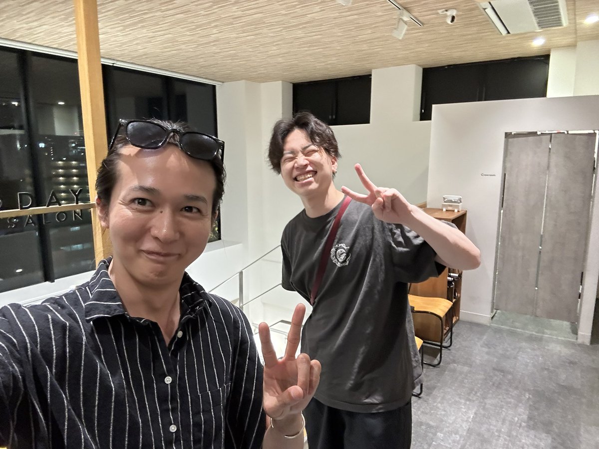 最近のサーニーゴさんのパーマヘア、担当させていただいてます✨
ポケカ始めて2年、いつか髪の毛担当させてもらいたい〜って思ってたらできて幸！美容師やっててよかった！！